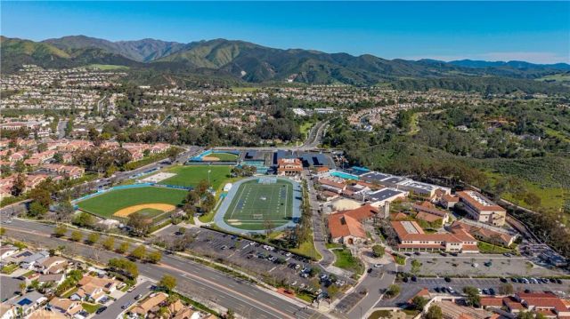 36 Via Cordoba, Rancho Santa Margarita, CA 92688