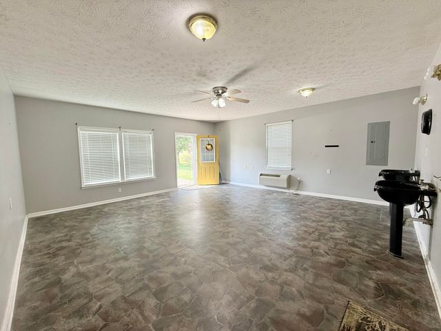 419 Bellaire Drive, Harrodsburg, KY 40330