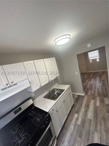 161 NW 15th St 5, Miami, FL 33136