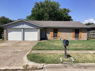 6601 Charmaine Drive, Watauga, TX 76148