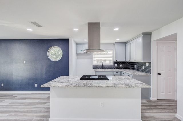 322 NE 29TH Street, Grand Prairie, TX 75050