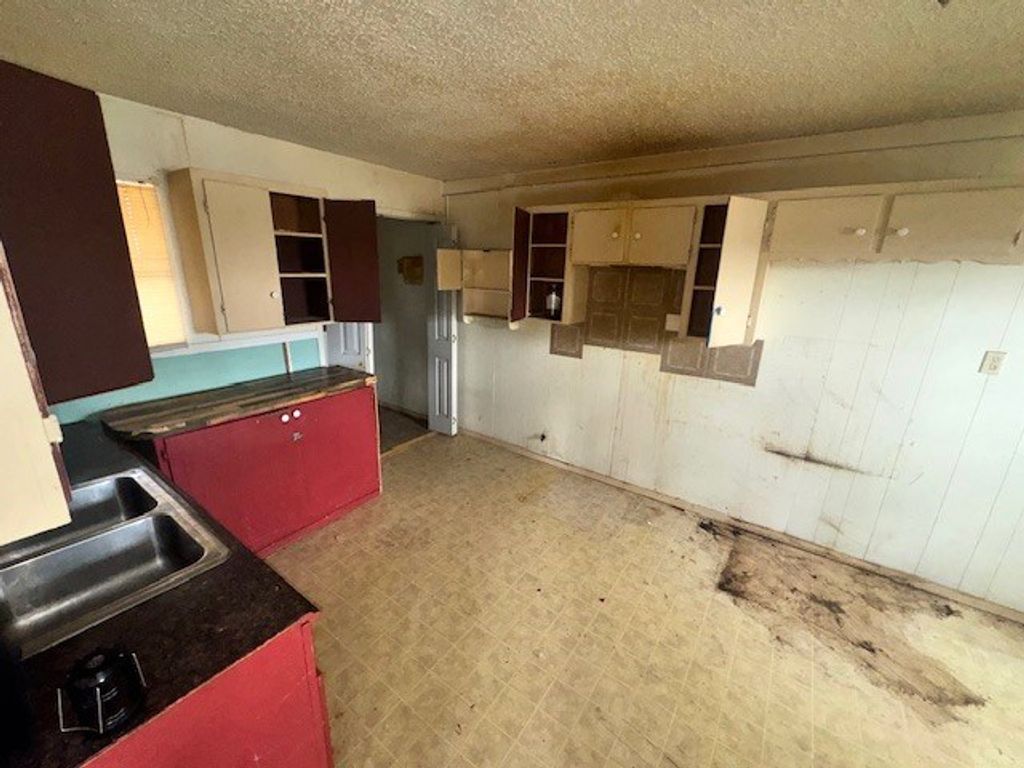 Image 3 of property listing at 124 Ave U, San Angelo, TX 76903