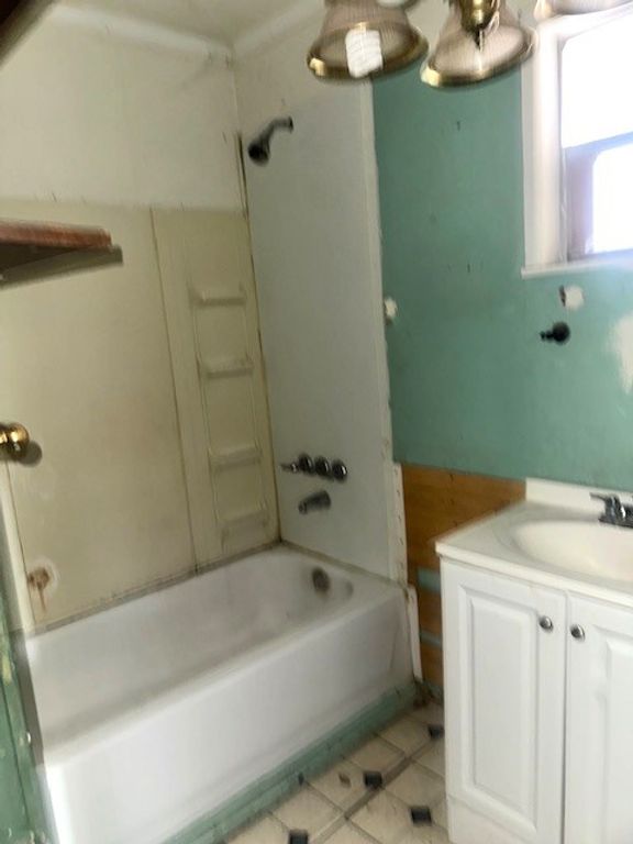 Image 7 of property listing at 124 Ave U, San Angelo, TX 76903