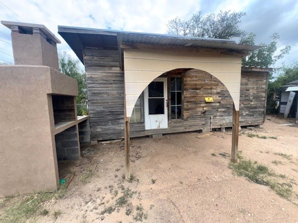 Image 8 of property listing at 124 Ave U, San Angelo, TX 76903