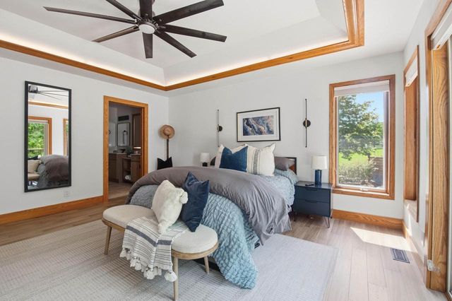 W307N2873 Fieldwood DRIVE, Pewaukee, WI 53072