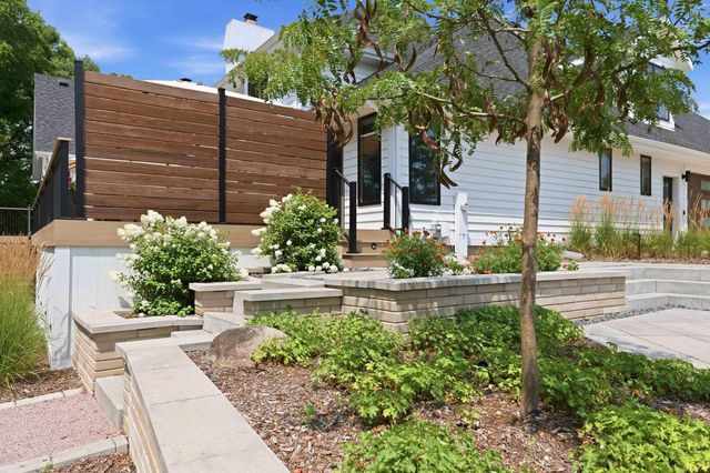 W307N2873 Fieldwood DRIVE, Pewaukee, WI 53072