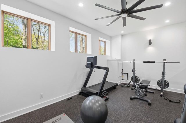 W307N2873 Fieldwood DRIVE, Pewaukee, WI 53072
