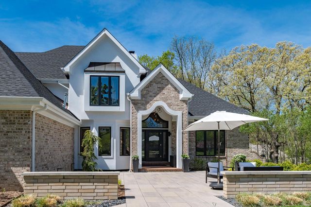 W307N2873 Fieldwood DRIVE, Pewaukee, WI 53072