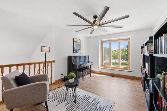 W307N2873 Fieldwood DRIVE, Pewaukee, WI 53072