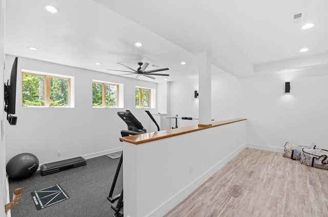 W307N2873 Fieldwood DRIVE, Pewaukee, WI 53072