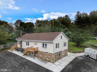 71 DREAMLAND PARK DR #BACK, Fleetwood, PA 19522