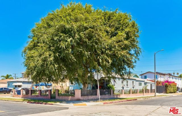 157 E 102nd Street, Los Angeles, CA 90003