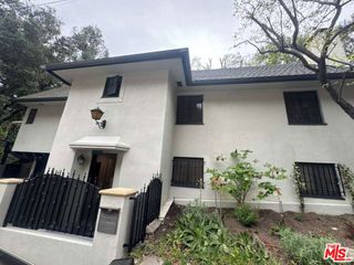 2933 Ledgewood Drive, Los Angeles, CA 90068