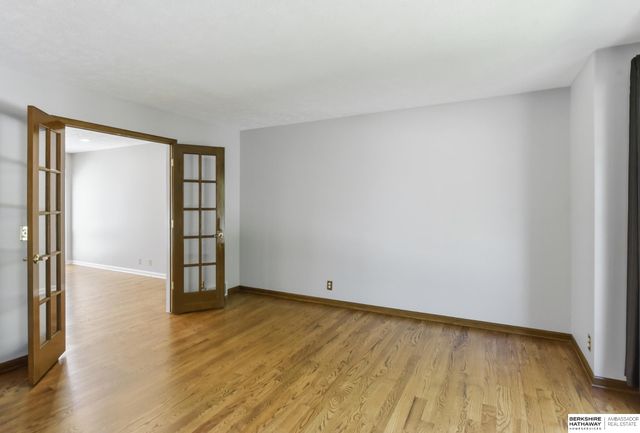 16211 Chicago Street, Omaha, NE 68118