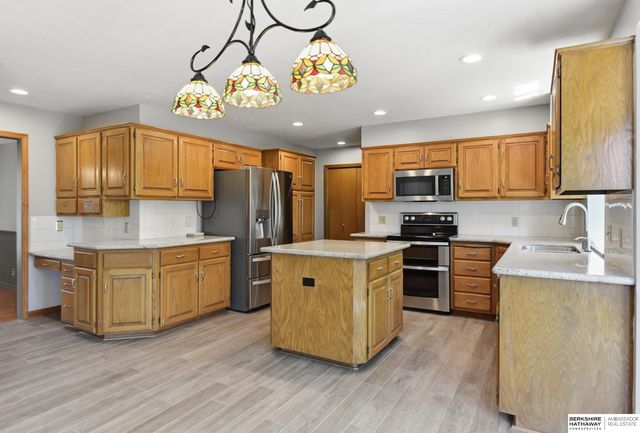 16211 Chicago Street, Omaha, NE 68118