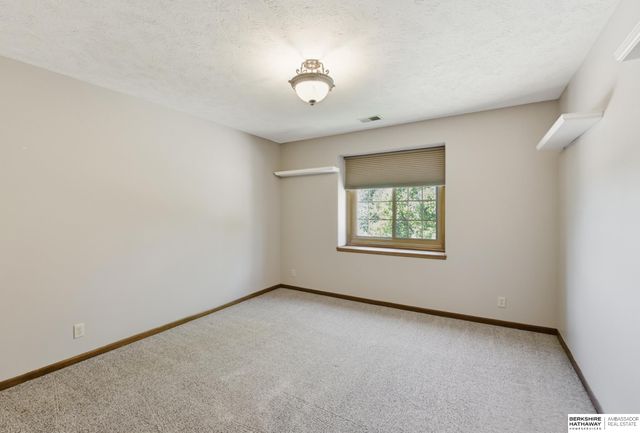16211 Chicago Street, Omaha, NE 68118