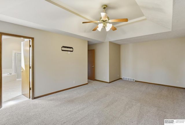 16211 Chicago Street, Omaha, NE 68118