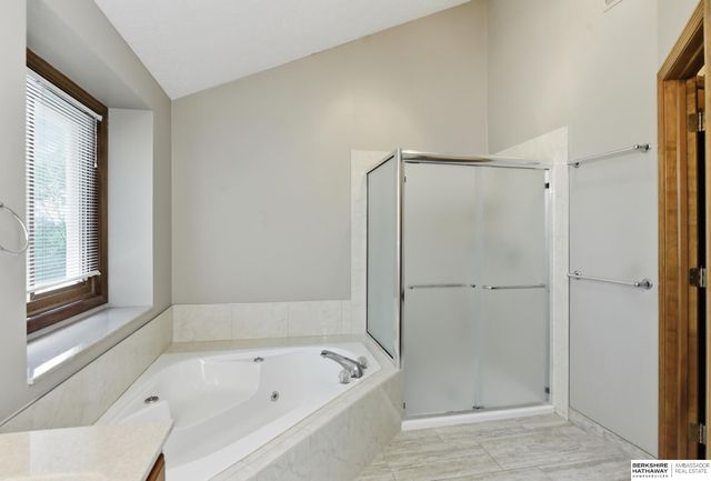 16211 Chicago Street, Omaha, NE 68118