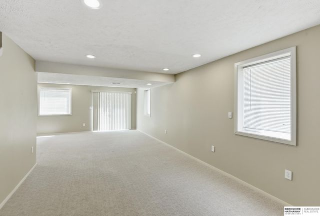 16211 Chicago Street, Omaha, NE 68118