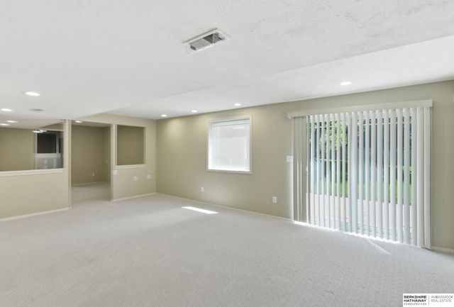 16211 Chicago Street, Omaha, NE 68118