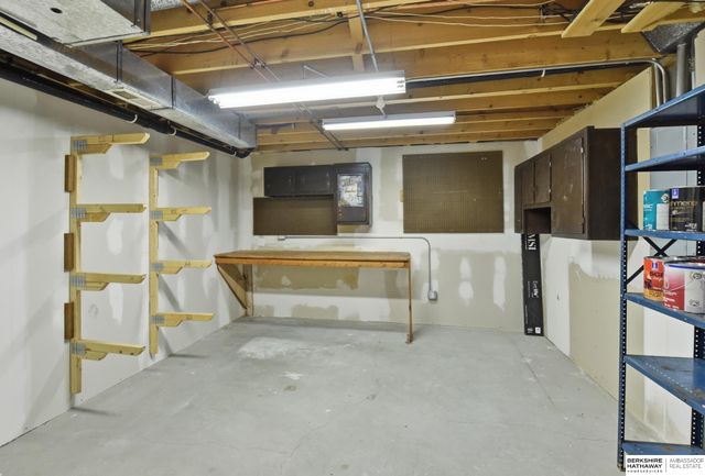 16211 Chicago Street, Omaha, NE 68118