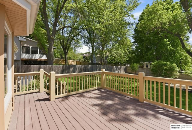 16211 Chicago Street, Omaha, NE 68118
