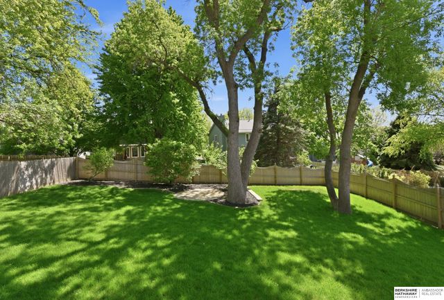 16211 Chicago Street, Omaha, NE 68118