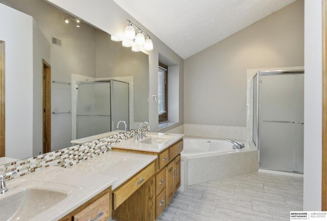 16211 Chicago Street, Omaha, NE 68118