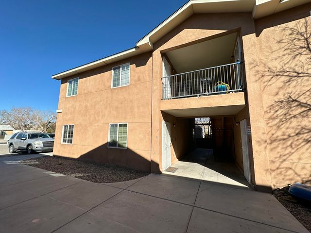 528 Alvarado Drive SE, Albuquerque, NM 87108