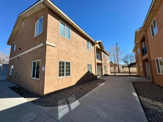 528 Alvarado Drive SE, Albuquerque, NM 87108