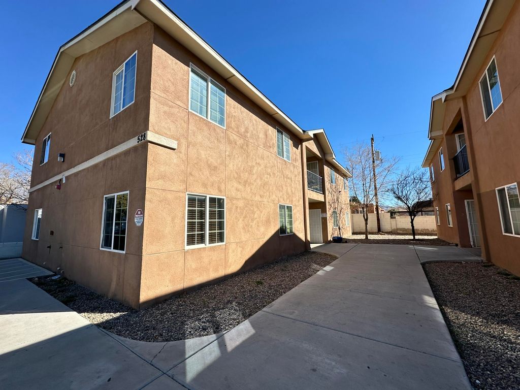 528 Alvarado Drive SE, Albuquerque, NM 87108