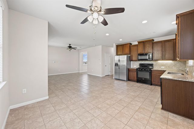 325 Eagle Brook LN, Buda, TX 78610