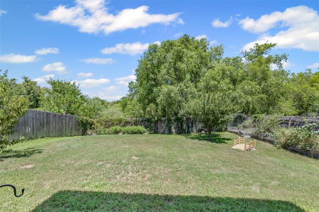 325 Eagle Brook LN, Buda, TX 78610
