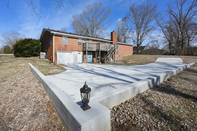 939 Sunset Dr, Gallatin, TN 37066