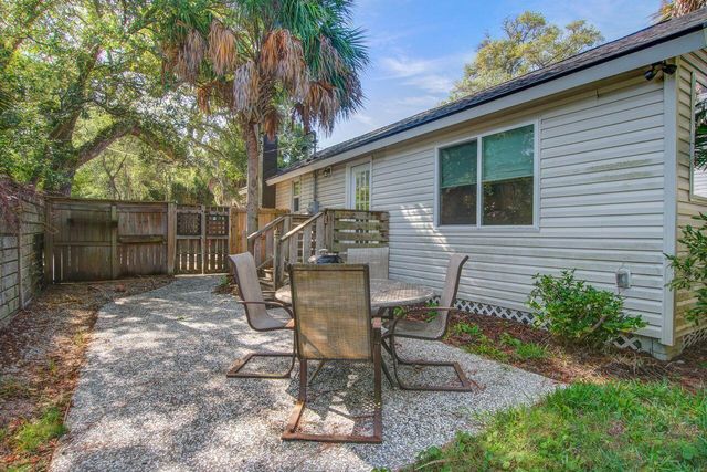 112 W West Huron Avenue, Folly Beach, SC 29439