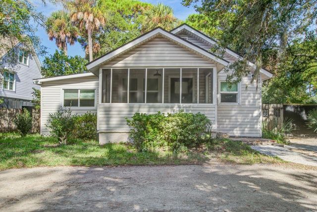 112 W West Huron Avenue, Folly Beach, SC 29439