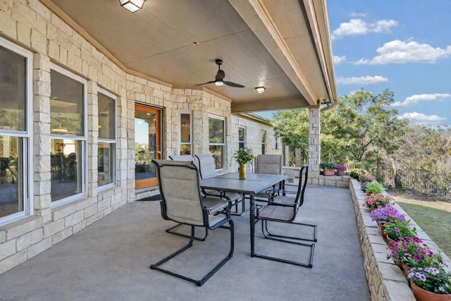 945 Wesley Ridge DR, Spicewood, TX 78669