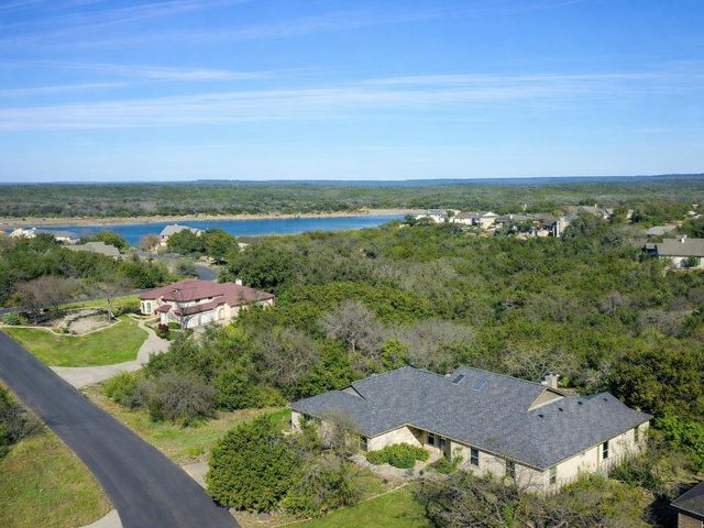 945 Wesley Ridge DR, Spicewood, TX 78669