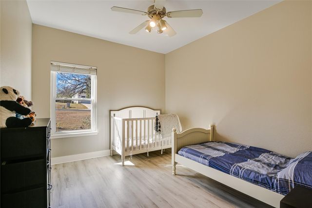 945 Wesley Ridge DR, Spicewood, TX 78669