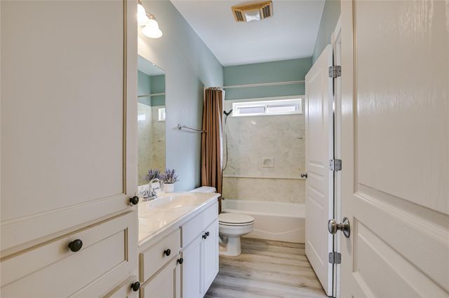 945 Wesley Ridge DR, Spicewood, TX 78669