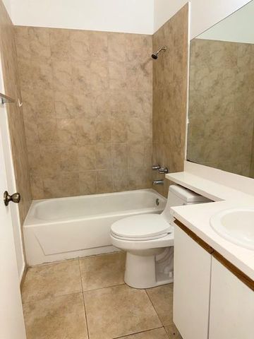 671 Cypress Lake Boulevard D, Pompano Beach, FL 33064