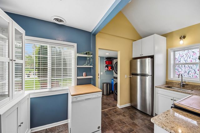 316 Lily Lane, Lakemoor, IL 60051