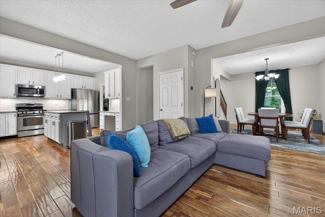 3513 Barter Street, St Charles, MO 63301