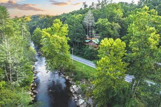 55 River Bend Lane, Blue Ridge, GA 30513