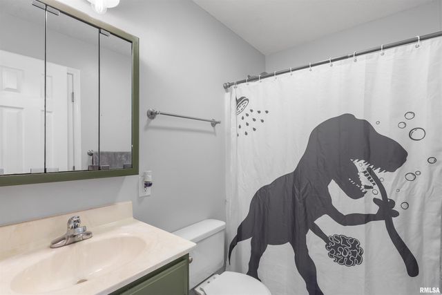 3005 HICKORY RIDGE Drive, Herrin, IL 62948