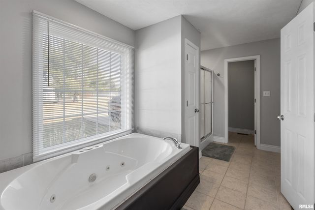 3005 HICKORY RIDGE Drive, Herrin, IL 62948