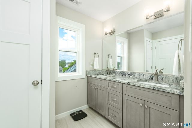 71 Middle Road, East Windsor, CT 06016