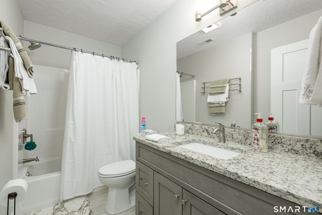 71 Middle Road, East Windsor, CT 06016