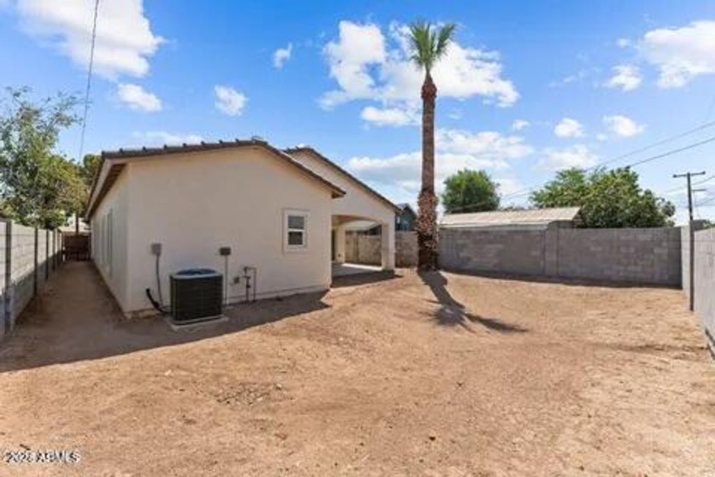 Image 27 of property listing at 414 E Eason Avenue, Buckeye, AZ 85326