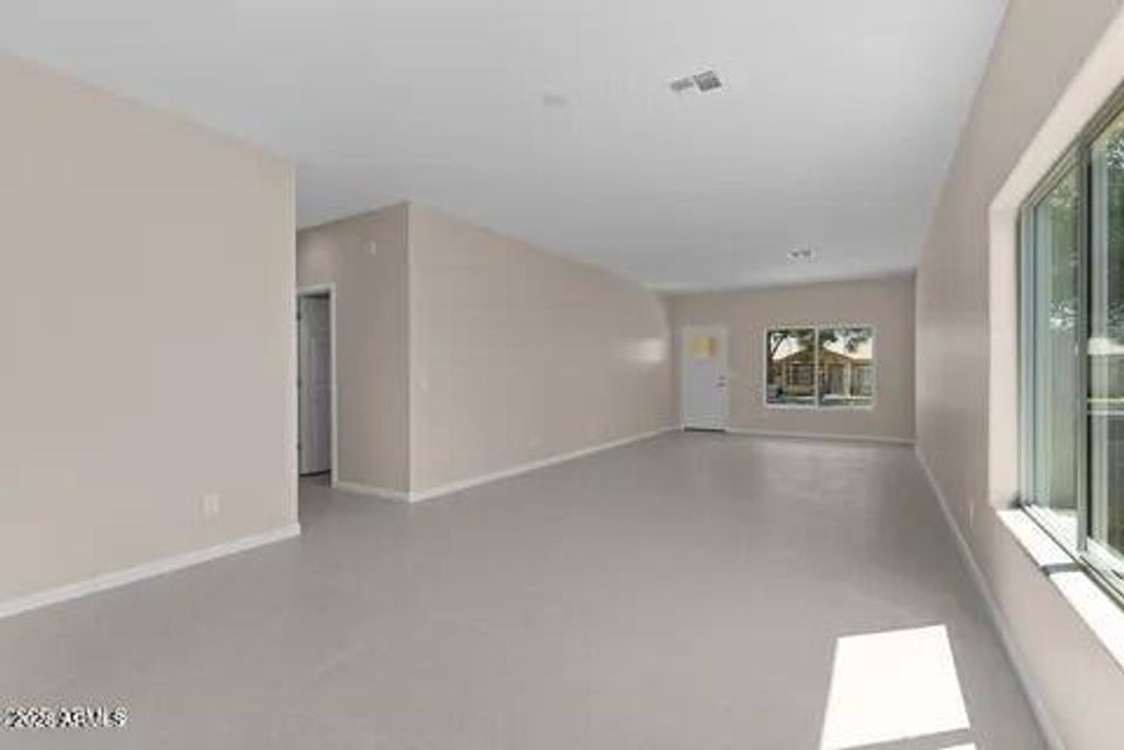 Image 4 of property listing at 414 E Eason Avenue, Buckeye, AZ 85326